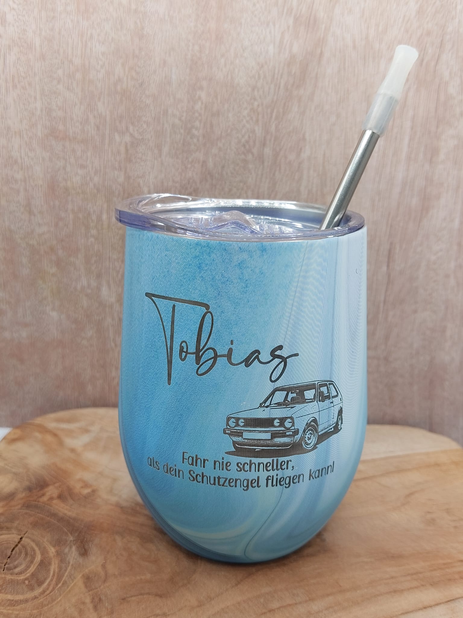 Fahr nie schneller, als dein Schutzengel fliegen kann! Wein ToGo Becher Mit Auto Motiv